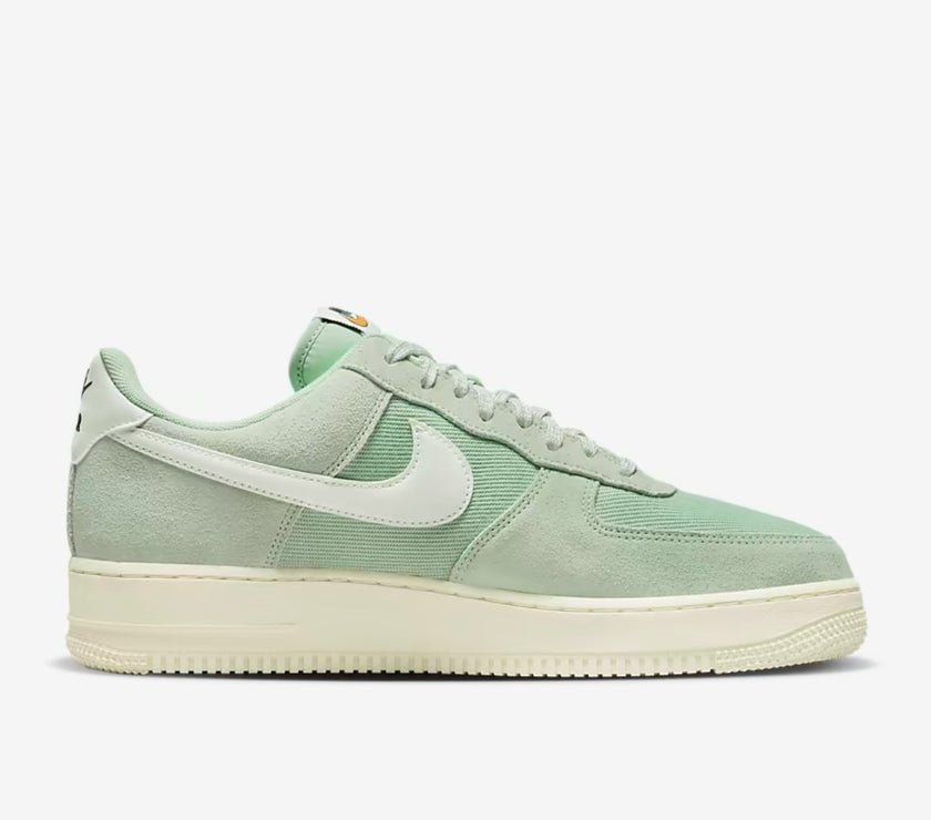 Nike Air Force 1 '07 LV8 Men's Shoes